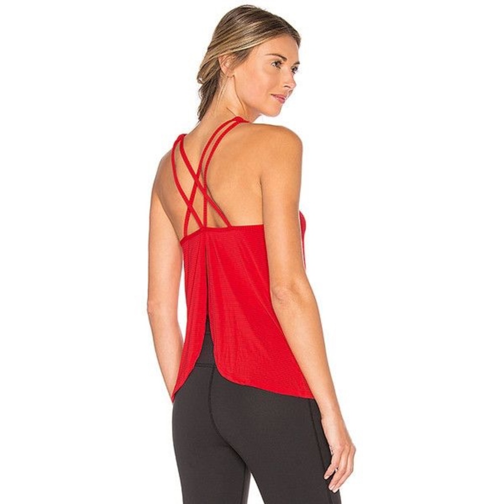 Soft cross strap Beyond Yoga tank